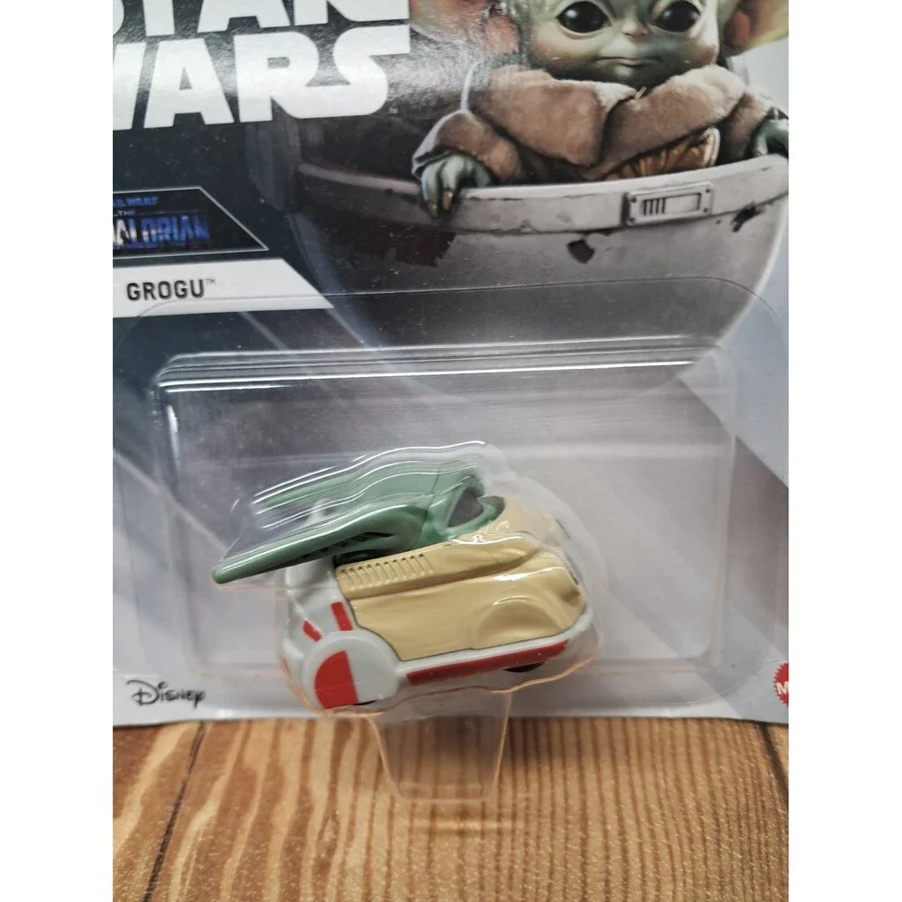 Hot Wheels Character Car -Star Wars - #HGY04 Grogu